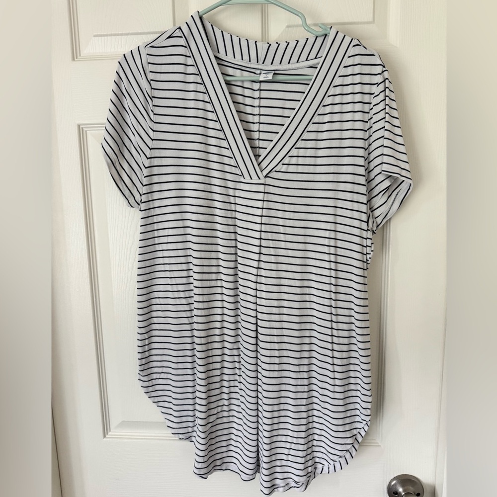 Old Navy Boxy Blue and White Short Sleeve Blouse